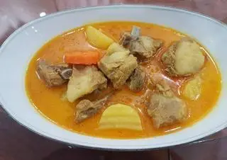 Hình ảnh Bánh mì cari sườn sụn