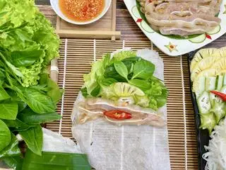 Hình ảnh Tai heo cuốn bánh tráng - phần 1 người