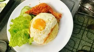 Hình ảnh Cơm gà đùi tỏi