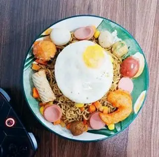 Hình ảnh Mì Trộn Đặc Biệt Trứng Ốp La