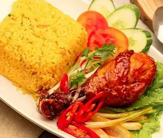 Hình ảnh Cơm chiên đùi gà nước mắm