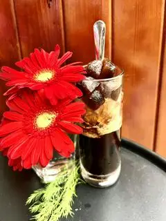 Hình ảnh Café đen nhưng không hề bị đá :)