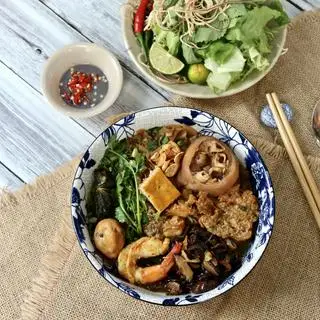 Hình ảnh 3. Bánh đa cua Hải Phòng đặc biệt