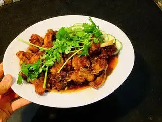 Hình ảnh Vịt chiên nước mắm (nửa con)