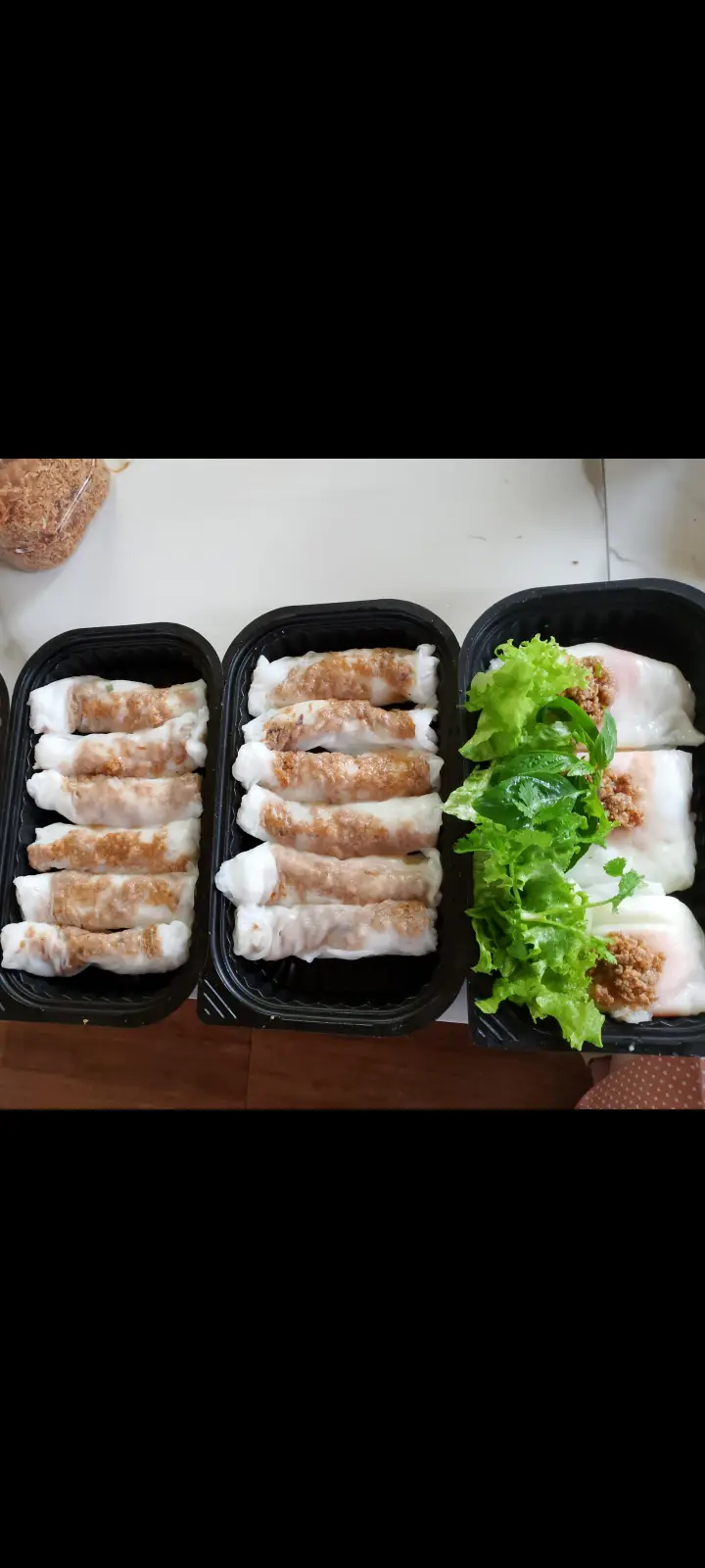 Hình ảnh Bánh cuốn thêm nhân thịt