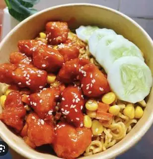 Hình ảnh Mì trộn gà viên