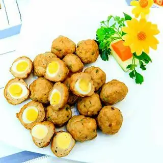 Hình ảnh Cá Viên Trứng Cút Chiên (4 Viên)