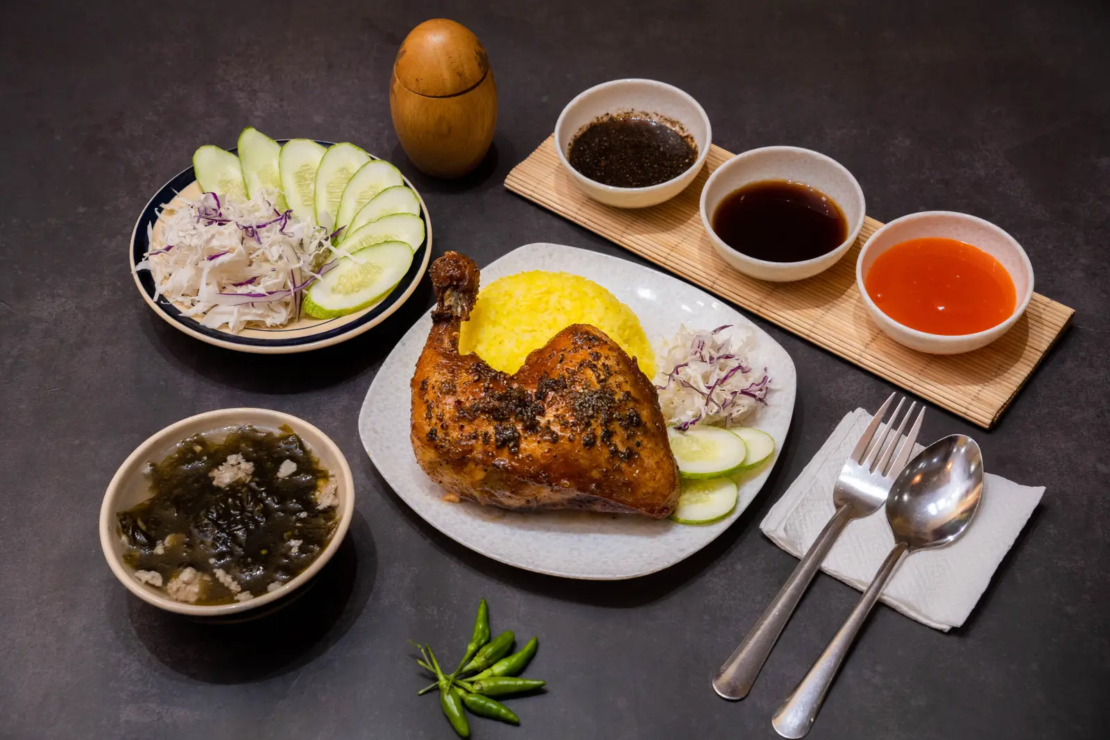 Hình ảnh Cơm Đùi Góc Tư Sốt Tiêu Đen 