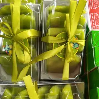 Hình ảnh bánh cốm 5cái trong 1hộp