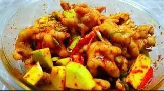 Hình ảnh Chân Gà Sốt Thái phần nhỏ