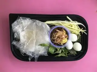 Hình ảnh Bánh Tráng Dẻo Chấm Sốt Me, Bơ