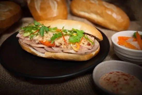 Hình ảnh Bánh Mì Pate - Dăm Bông