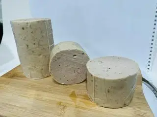 Hình ảnh Chả lụa quê 500gr 