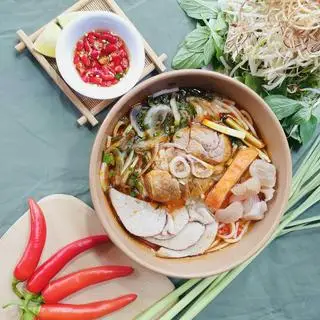 Hình ảnh Bún bò đặc biệt có giò