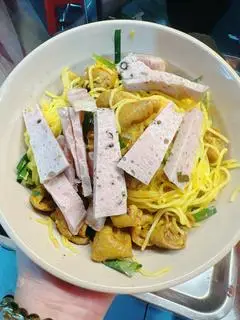 Hình ảnh Bún nghệ xào chả