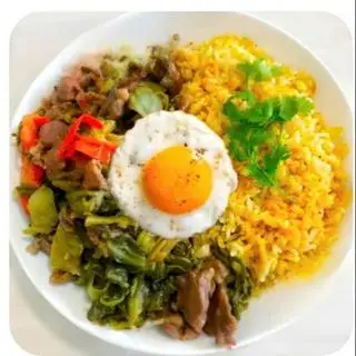 Hình ảnh Cơm rang dưa bò - trứng ốp la