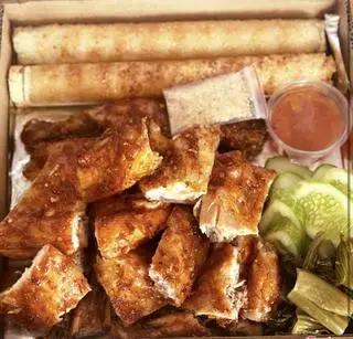 Hình ảnh Combo 2: 1 con gà + 2 ống cơm lam
