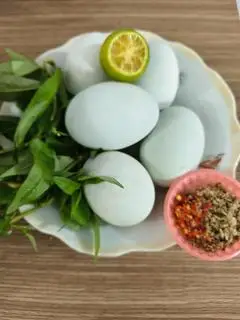 Hình ảnh Trứng vịt lộn