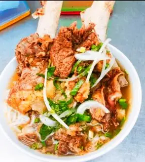 Hình ảnh Bún bò sườn chả