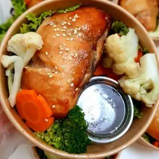 Hình ảnh Cơm lứt má đùi gà nướng