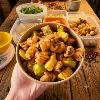 Hình ảnh Chân Gà Rút Xương Sốt Thái (Size L)