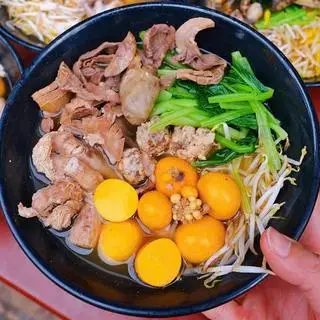 Hình ảnh Mì tim cật đầy đủ