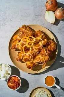 Hình ảnh Gà rán xốt Sriracha Mayo - 스리라차 치킨