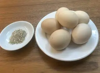 Hình ảnh TRỨNG GÀ TA LUỘC 60k/4 TRỨNG 