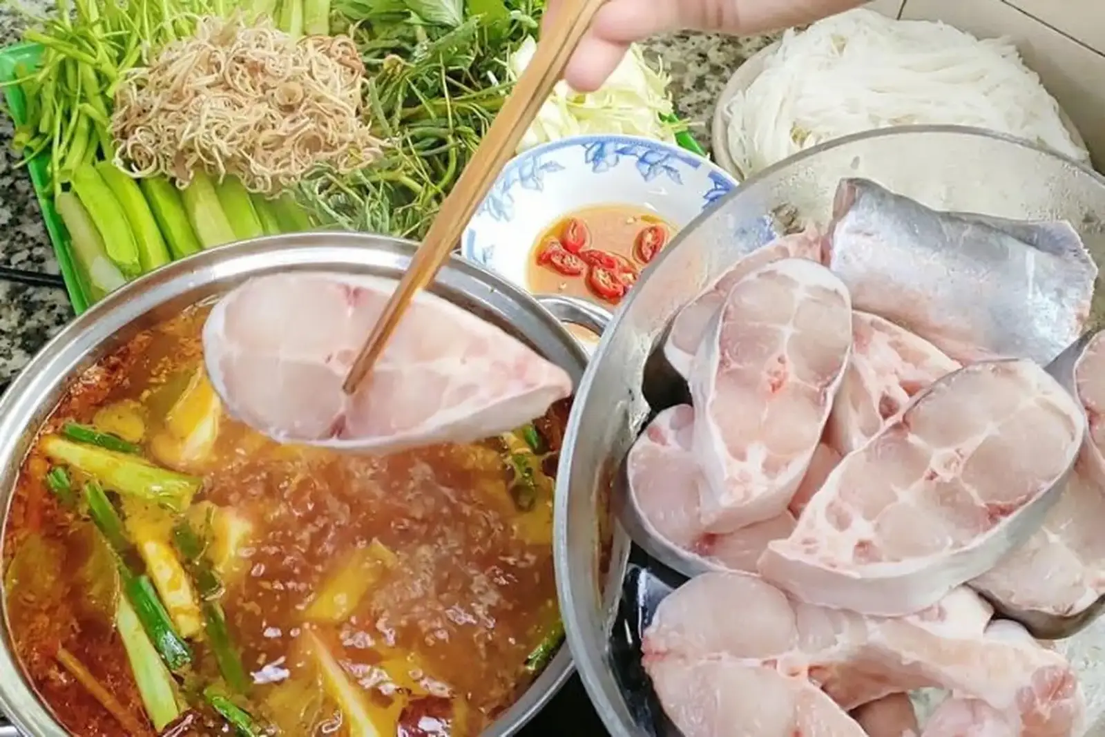 Hình ảnh Lẩu Cá Basa Lớn