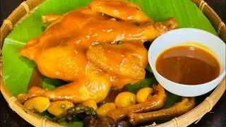 Hình ảnh (Không chặt) Gà Tre Hấp Mắm Nhĩ Nguyên Con tặng kèm 01 ống cơm lam