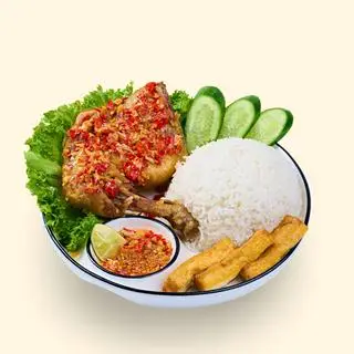 Hình ảnh Cơm gà sambal ớt đỏ