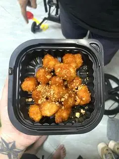 Hình ảnh Gà viên sốt chua ngọt