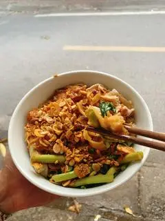 Hình ảnh Bánh Đa Cua Trộn Giò Chả Tóp