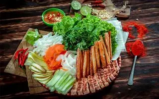 Hình ảnh Nem nướng nha trang 1 người ăn + bánh giòn + nem chua rán  + tặng 1 trà tắc 