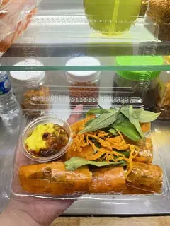 Hình ảnh Bánh tráng cuốn khô gà