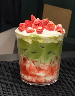 Hình ảnh Strawberry Cloud Matcha