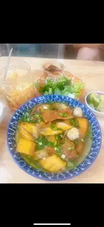 Hình ảnh Bánh đa đỏ đầy đủ