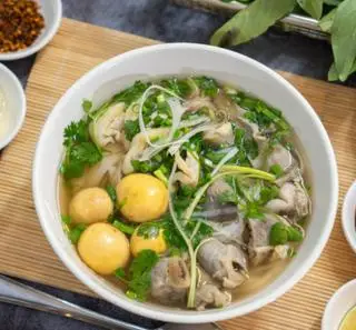 Hình ảnh Phở lòng trứng