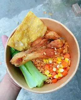 Hình ảnh Mì trộn đùi gà