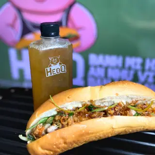 Hình ảnh Combo bánh mì heo quay Đà Nẵng - chai trà sâm dứa (330ml)