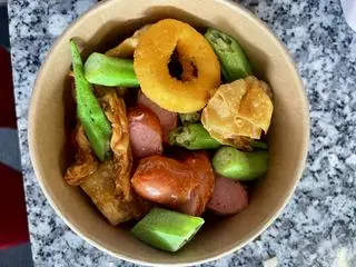 Hình ảnh Tá lả 1 người ăn