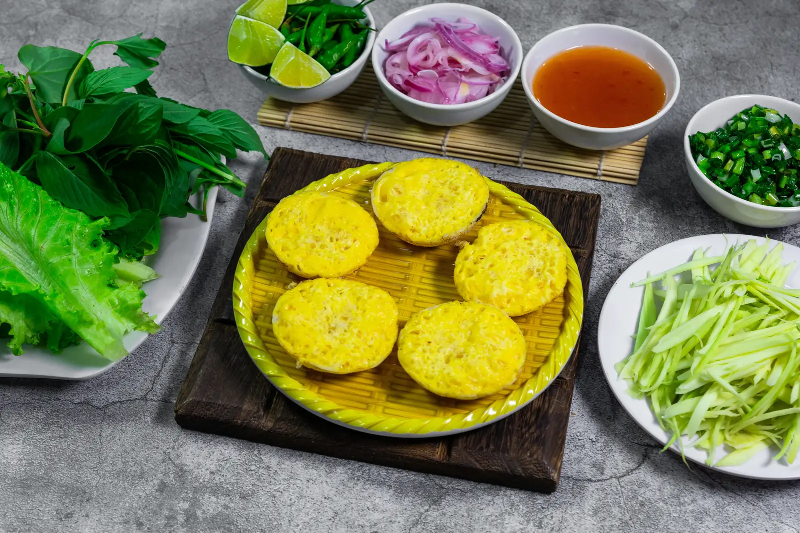 Hình ảnh Bánh căn trứng gà 