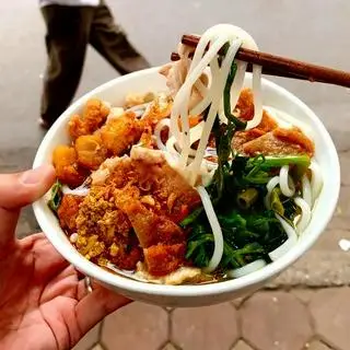 Hình ảnh Canh bún cua tóp mỡ hành phi