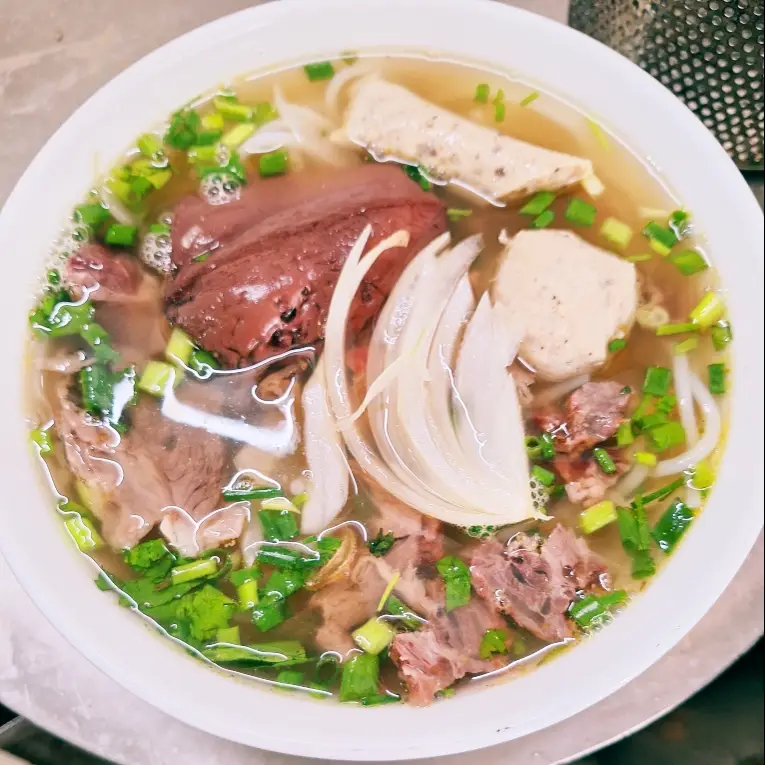Hình ảnh BÚN BÒ HUẾ KO CHÂN GIÒ