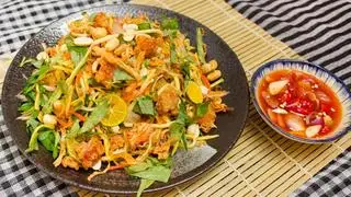 Hình ảnh Gỏi xoài khô trứng 