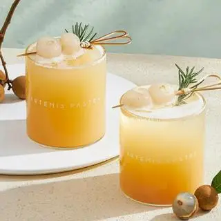 Hình ảnh Trà Nhãn Trái Nhãn L 700ml