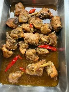 Hình ảnh gà kho xả ớt 