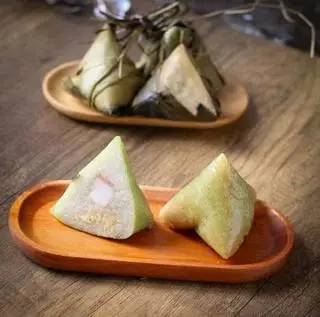Hình ảnh Bánh Ú Tro Nhân Thịt 