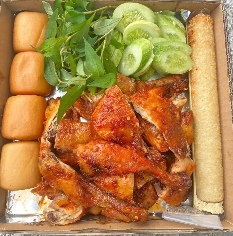 Hình ảnh Gà nướng mật ong nguyên con  