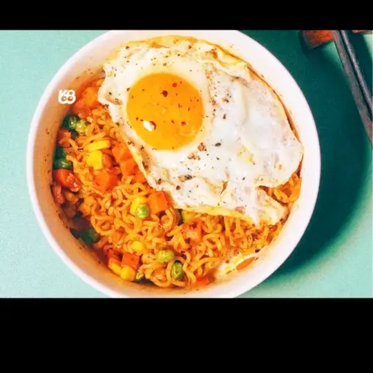 Hình ảnh Mì trộn Indomie trứng chiên